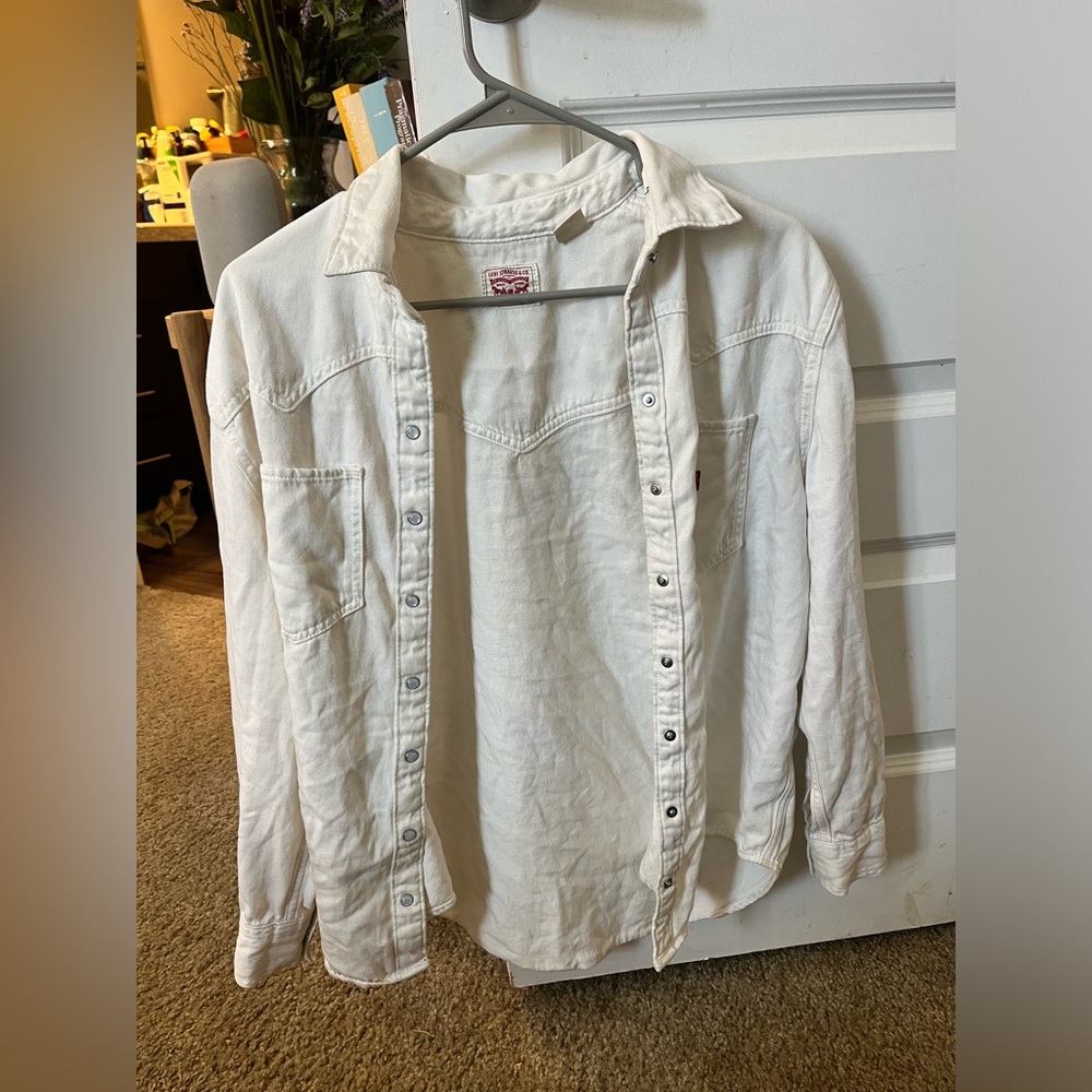 Levi’s white lightweight jacket medium